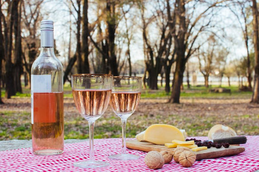 Quesos para acompañar tu vino rosado: ¿cuál elegir?